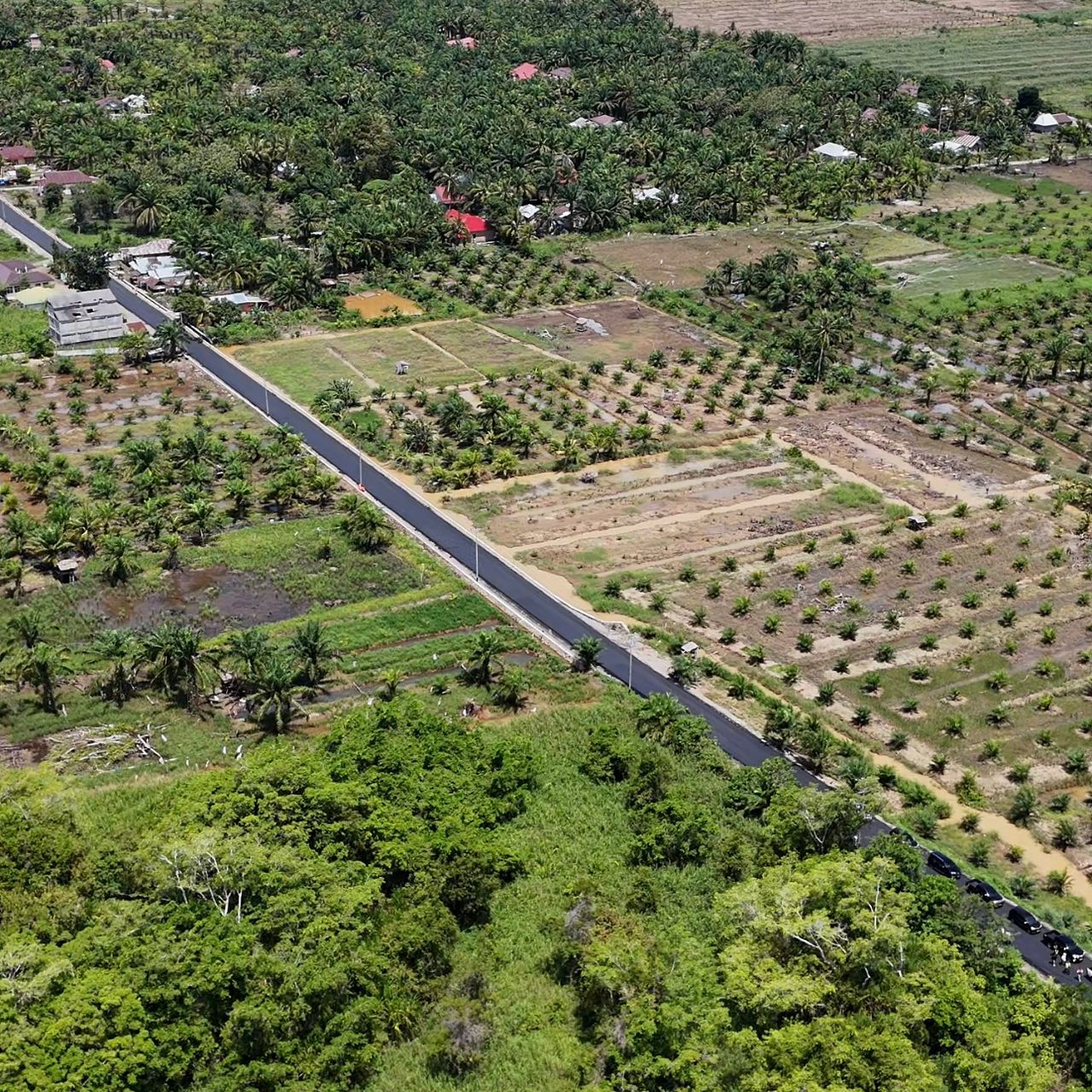 Kondisi jalan Maligi, Pasbar, kini sudah mulus. Warga menyebut sebelumnya jalan penuh lubang dan sulit dilalui kendaraan.