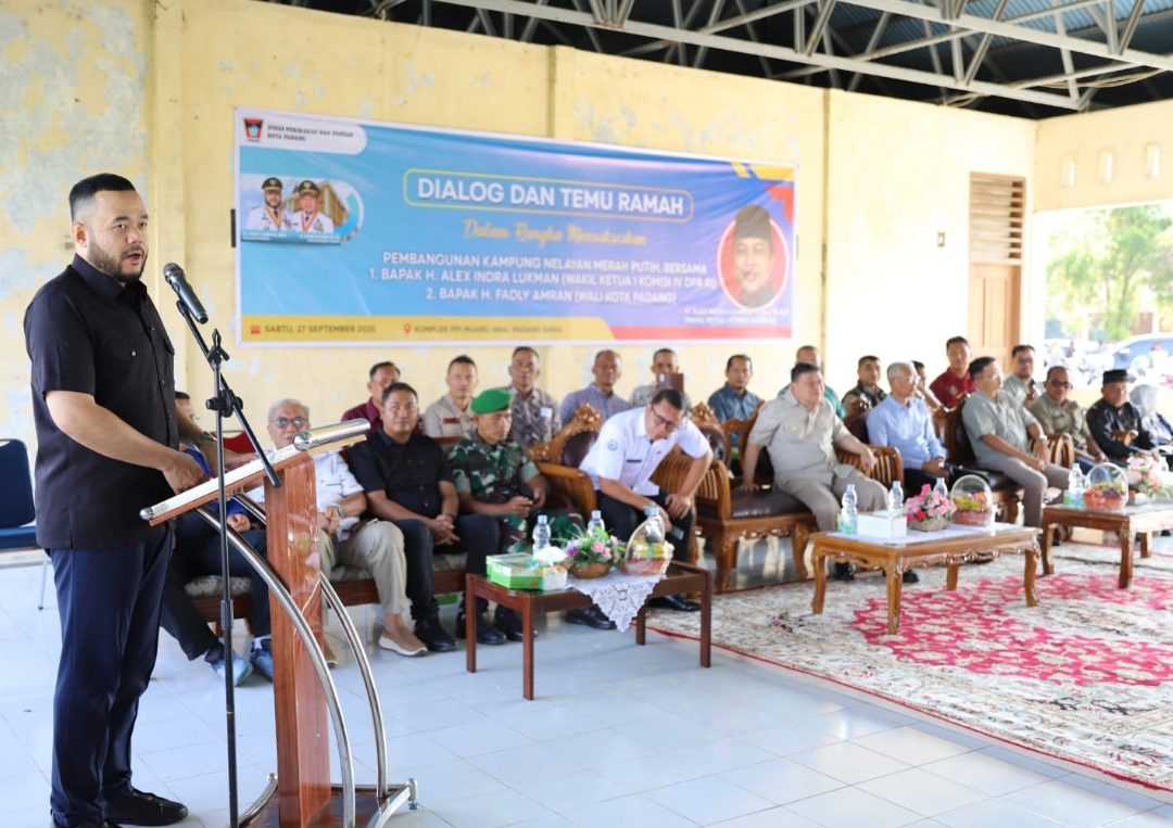Fadly Amran bersama DPR RI dialog pembangunan Kampung Nelayan Merah Putih. (Foto: Prokopim)