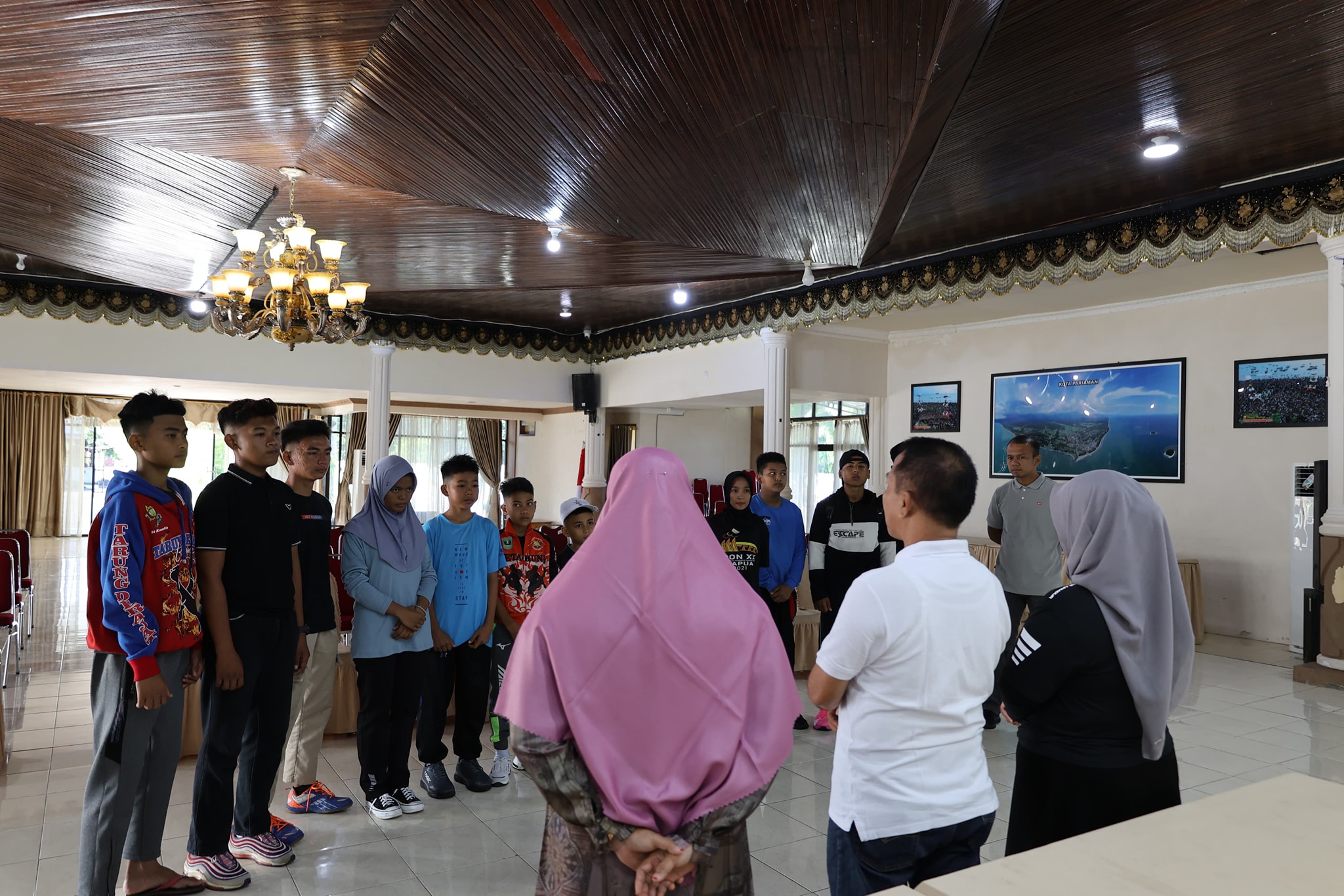 KONI dan Disdikpora Kota Pariaman lepas 29 atlet tarung derajat ke Seleknas Sumbar. Target lolos ke Potnas Kudus Oktober 2025.