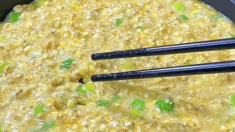 Resep Telur Dadar Oatmeal viral di media sosial, menawarkan sarapan praktis tinggi protein dan serat, cocok mendukung program diet dan gaya hidup sehat.