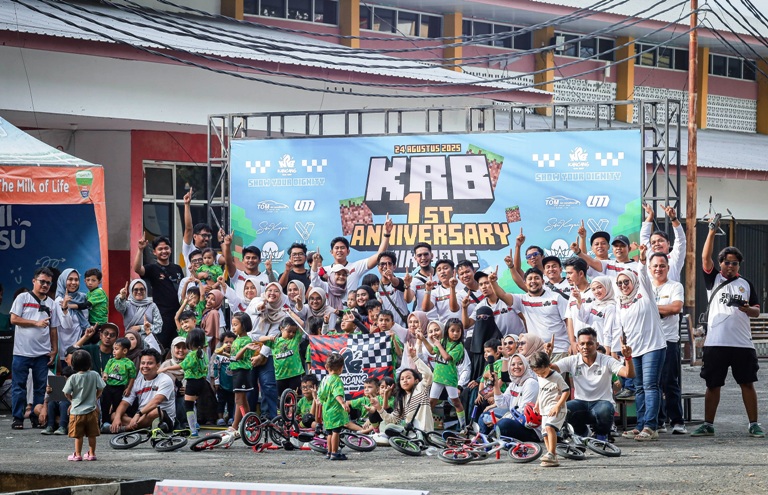 ANTUSIAS: Para peserta terlihat antusias ketika mengikuti Kancang Run Bike.