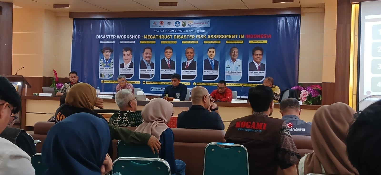 HARUS WASPADA: Para ahli gempa membahas ancaman megathrust Mentawai-Siberut dalam workshop kebencanaan di Sekolah Pascasarjana Unand Limaumanih Padang, Sabtu (27/9).