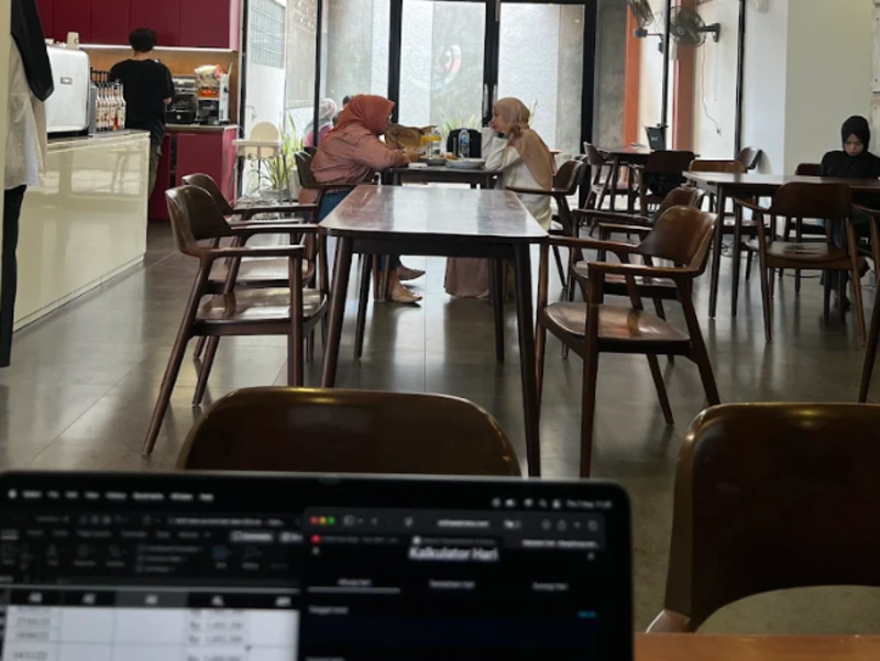Jiwani Coffee di Padang Barat genap 4 tahun, hadir sejak pandemi dengan konsep working space yang fokus pada mahasiswa dan pekerja kantoran.