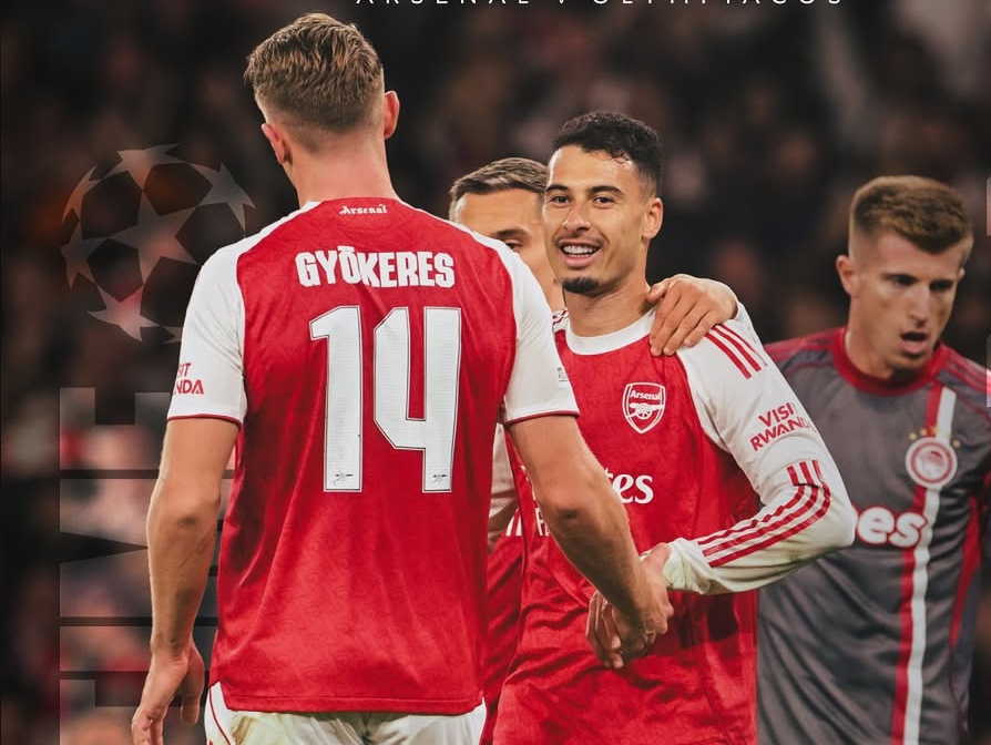 Gabriel Martinelli dan Viktor Gy&ouml;keres merayakan gol Arsenal ke gawang Olympiakos di laga Liga Champions 2025/2026.(Foto: Arsenal)