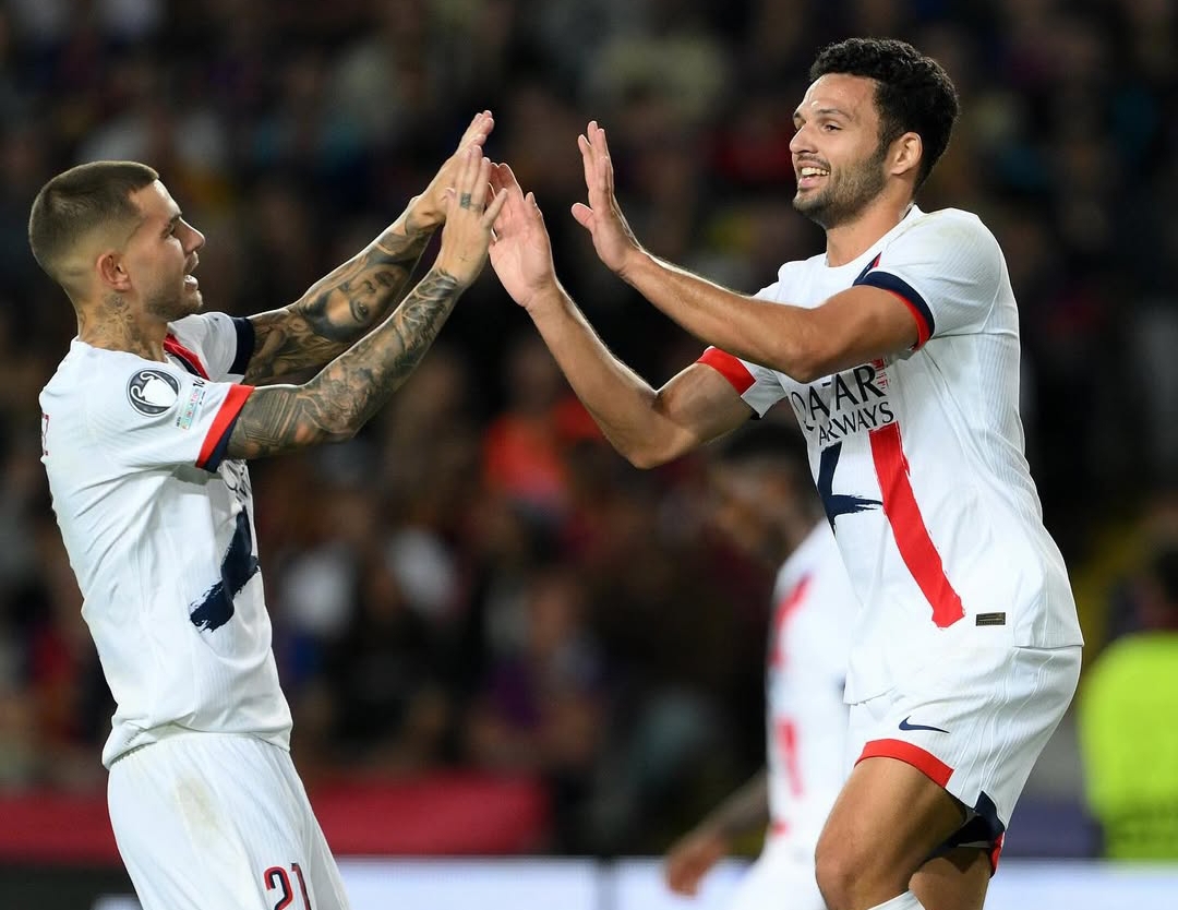 Ramos (kanan) rayakan gol penentu di Stadion Olimpiade Llu&iacute;s Companys, pastikan kemenangan dramatis PSG 2-1 atas Barcelona.(Foto: Instagram @psg)