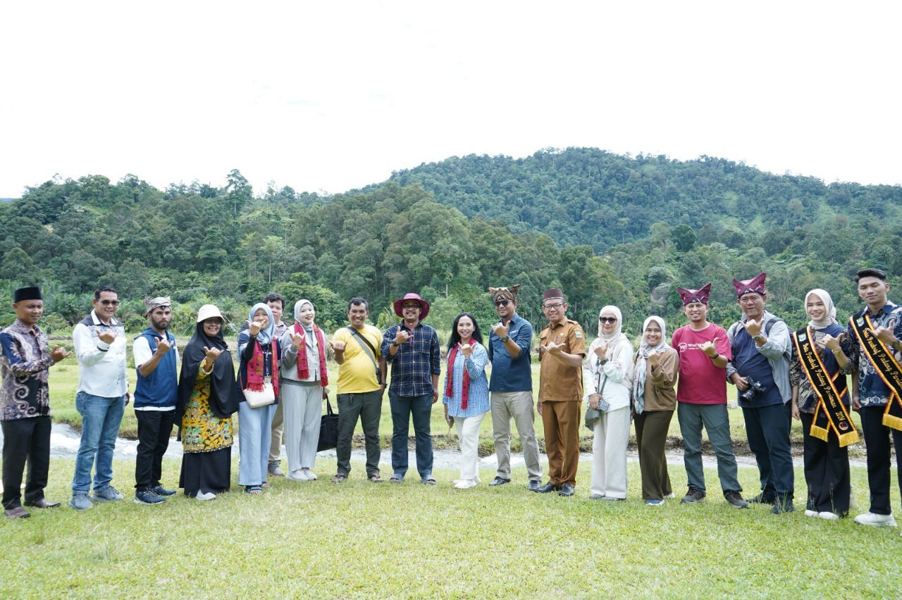 Objek Wisata Batang Aie di Kayu Tanam viral di media sosial, Kemenpar RI turun langsung meninjau potensi, dorong pembentukan Pokdarwis untuk pengelolaan berkelanjutan.