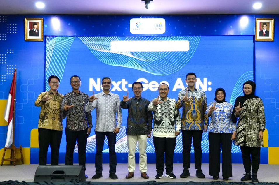 Badan Pengembangan Sumber Daya Manusia (BPSDM) Kementerian Komdigi dengan Indosat Ooredoo Hutchison (IOH) menyelenggarakan pelatihan kecerdasan artifisial bagi ASN muda.