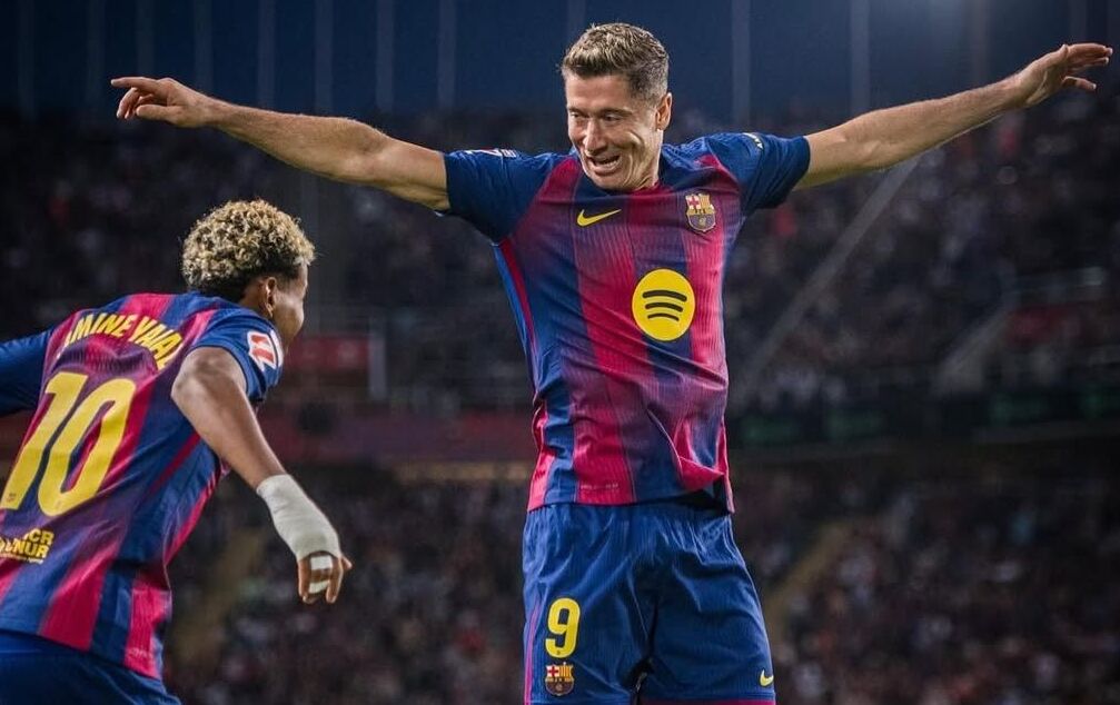 Wide attacker Lamine Yamal dan striker Robert Lewandowski bakal memainkan laga FC Barcelona kontra Villarreal CF dalam jornada ke-17 LALIGA di Stadion Hard Rock, Miami.