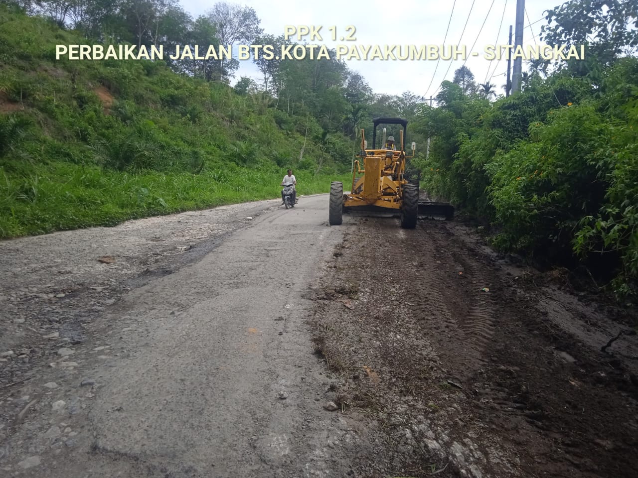 Kegiatan Inpres Jalan Daerah (IJD) untuk ruas batas Kota Payakumbuh&ndash;Sitangkai 2 dengan nilai Rp19 miliar lebih.