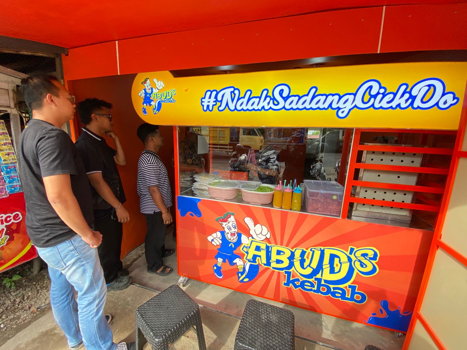 Abud&rsquo;s Kebab buka cabang baru di Payakumbuh dengan promo beli 1 gratis 1 hingga 12 Oktober 2025, sajikan kebab khas lezat.