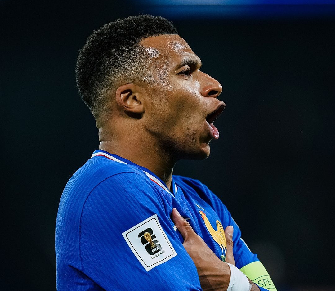 Kylian Mbapp&eacute; merayakan golnya ke gawang Azerbaijan dalam laga Kualifikasi Piala Dunia 2026. Prancis menang 3-0.(Foto: IG @equipedefrance)