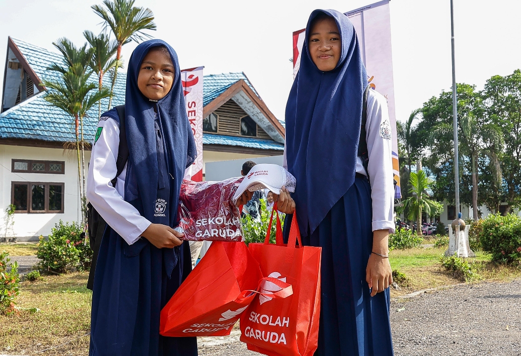 Siswa SMP di Konawe antusias menyambut pembangunan Sekolah Garuda yang diharapkan menjadi pusat pendidikan unggulan di Sulawesi Tenggara. (Foto: PCO)