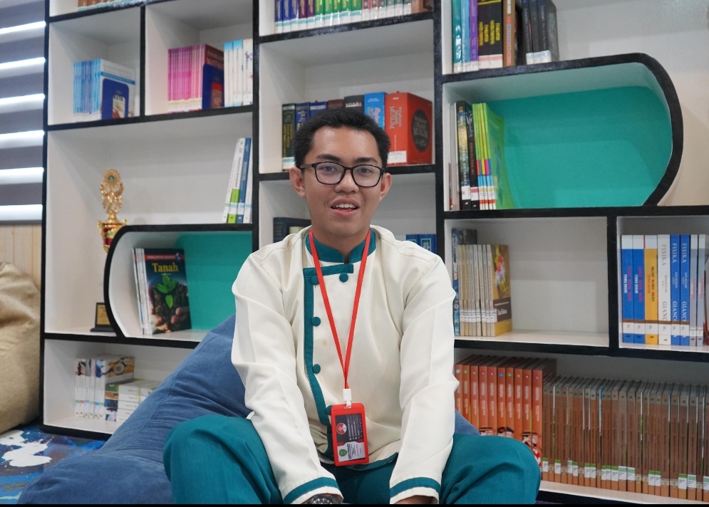 Rafly, siswa SMAN 10 Samarinda, temukan harapan kuliah ke luar negeri berkat Sekolah Garuda meski harus bekerja paruh waktu. (Foto: PCO)