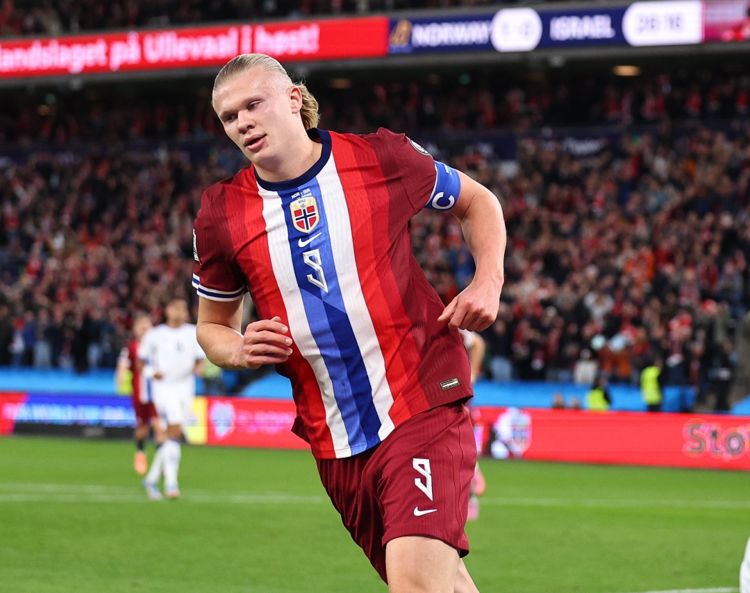 Haaland mencetak hattrick dalam kemenangan 5-0 Norwegia atas Israel di kualifikasi Piala Dunia 2026. (Foto: X @premierleague)