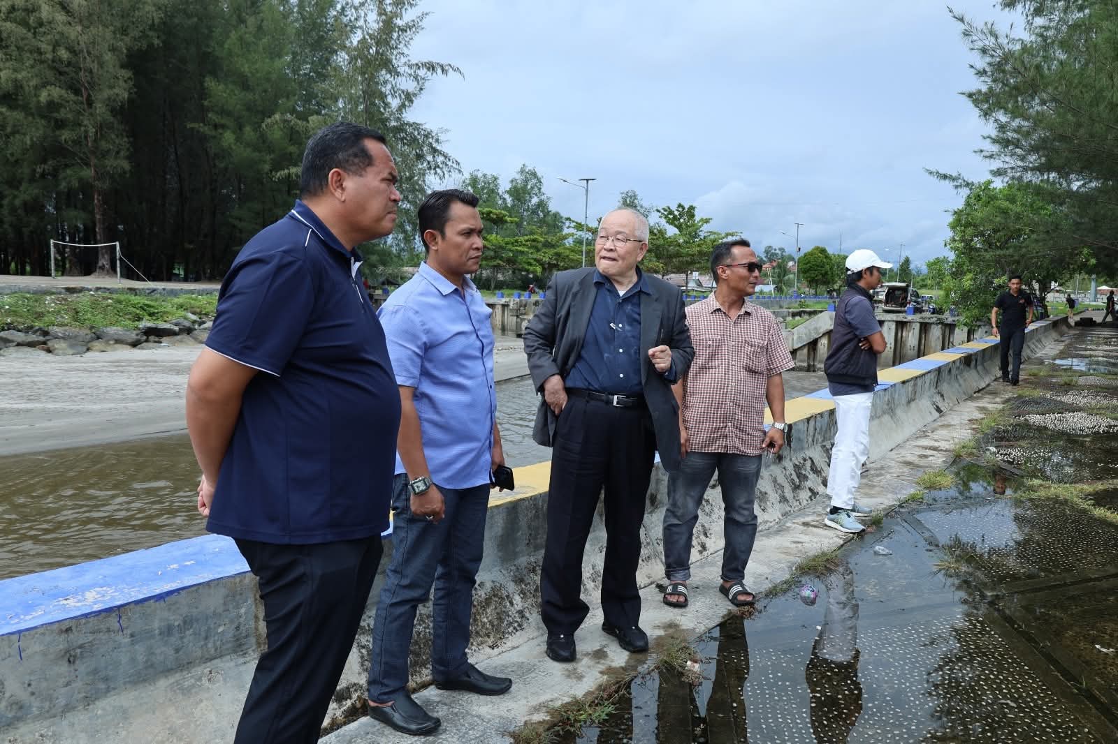 Wako Yota Balad dampingi kunjungan Direktur CCR Corporation Japan perwakilan Indonesia, Yasumasa Sasahara, di Pariaman.
