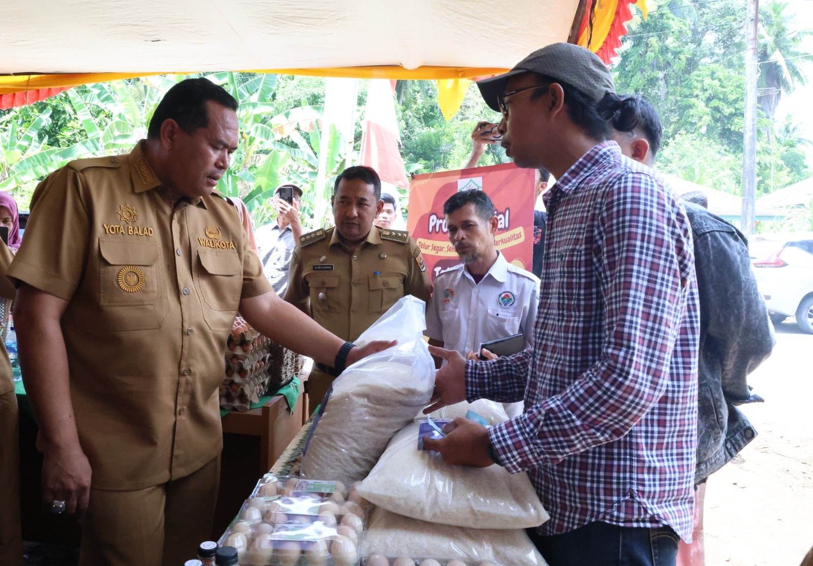 BUMDes Saayun Sarantak Dagam Desa Koto Marapak, Kecamatan Pariaman Timur, Kota Pariaman, resmi meluncurkan Oven Gabah Serba Guna pertama di Kota Pariaman, Senin (13/10/2025).
