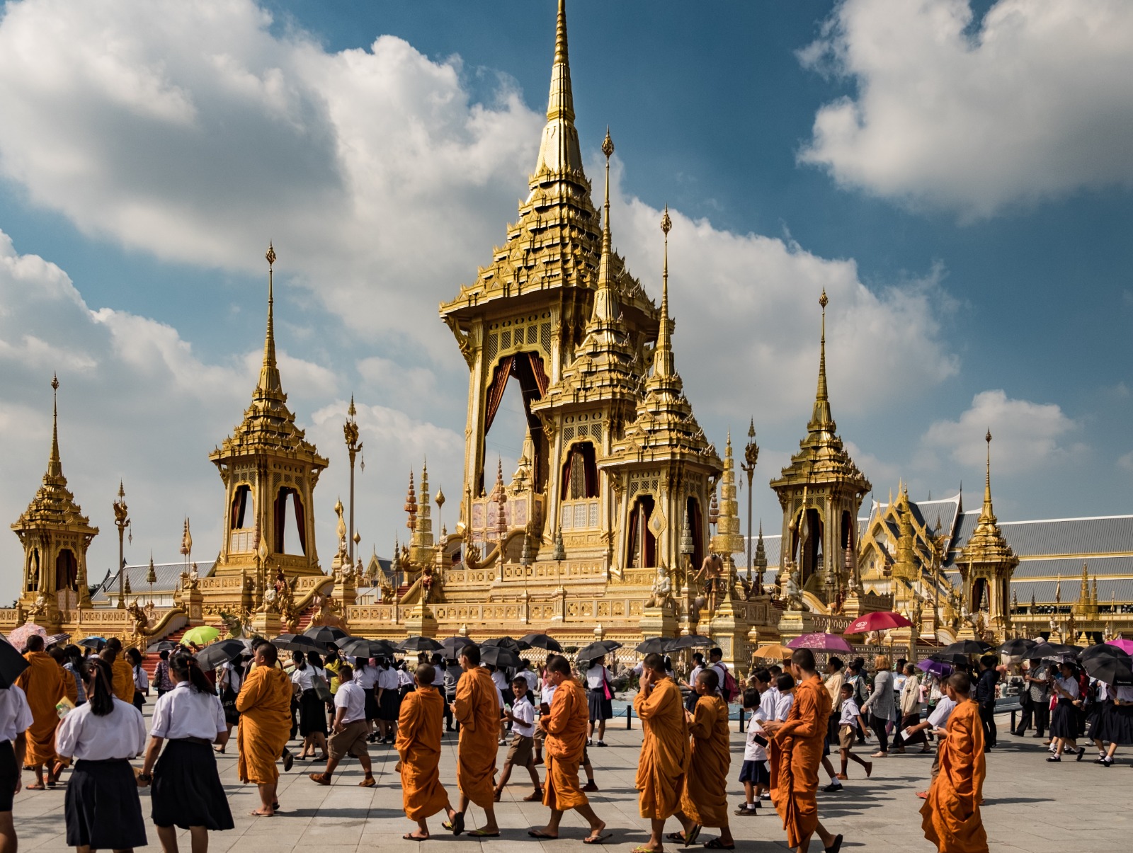 Thailand luncurkan program &ldquo;Amazing Thailand, Fly Free&rdquo; dengan 200 ribu tiket pesawat gratis untuk wisatawan asing demi bangkitkan sektor pariwisata 2025.