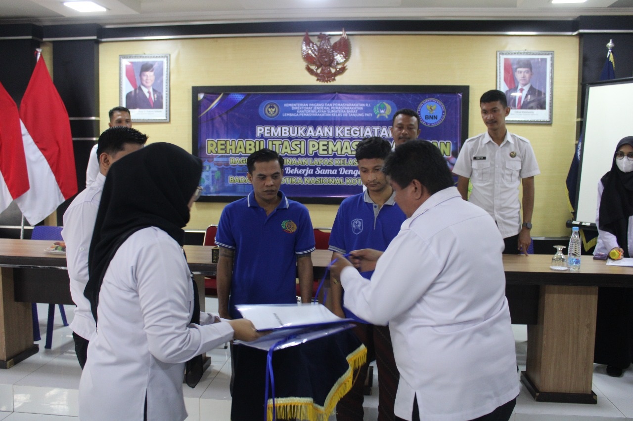EDUKASI: Pembukaan Program Rehabilitasi Pemasyarakatan di Aula Lapas Kelas IIB Tanjung Pati, kemarin (13/10). Program ini jadi simbol pergeseran paradigma dari hukuman ke pemulihan bagi WBP.
