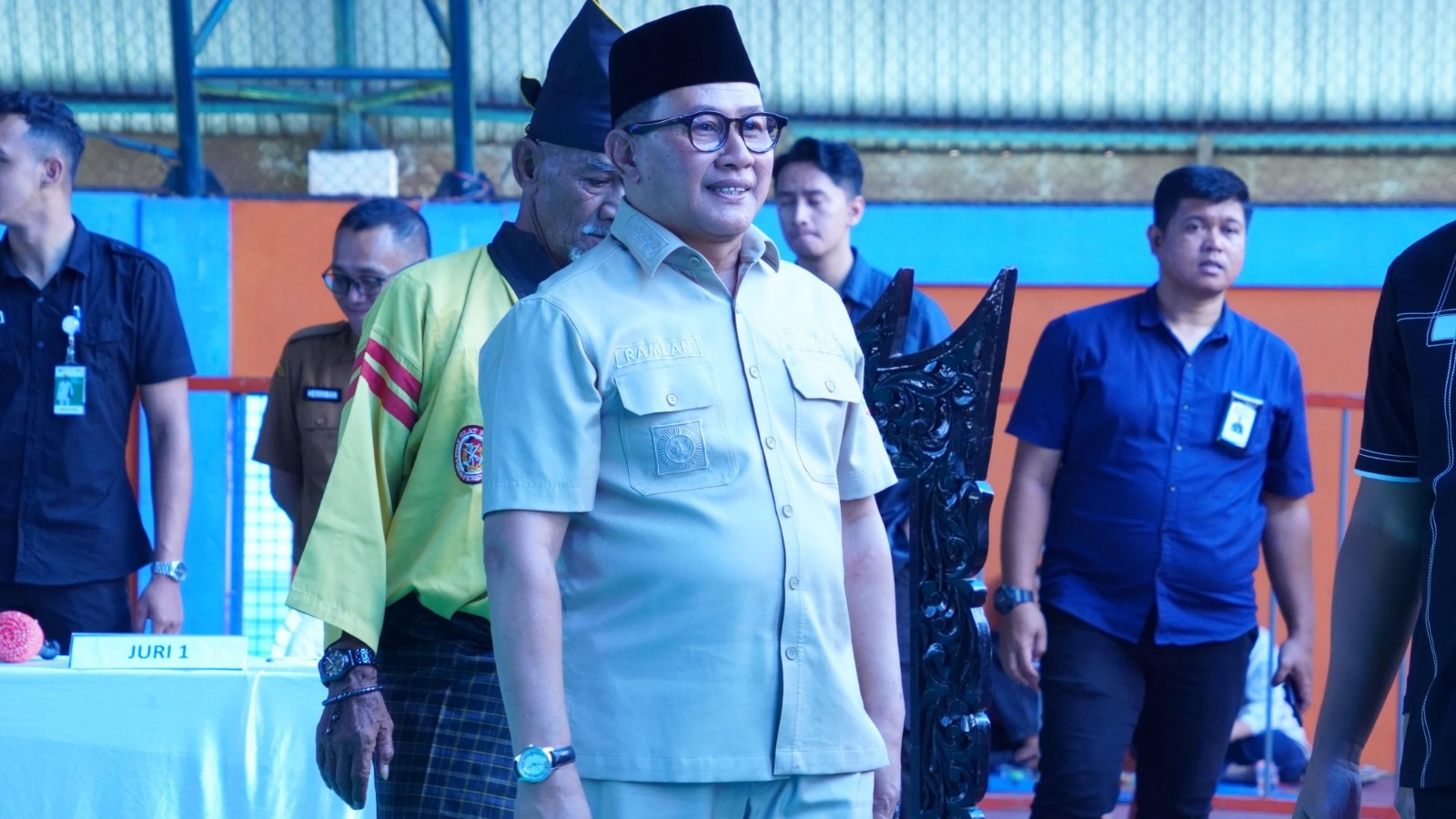 PELESTARIAN BUDAYA: Wali Kota Bukittinggi, Ramlan Nurmatias, menghadiri Kejuaraan Pencak Silat Dang Tuanku ke- 6 di GOR Bermawi Bukittinggi, Rabu (15/10).