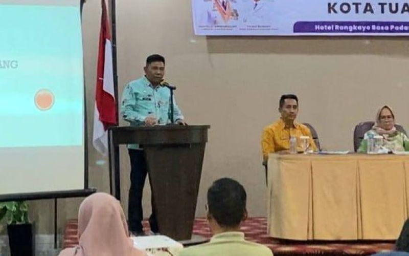 Kepala Dinas Pariwisata Padang Yudi Indra Syani menyampaikan sambutan.