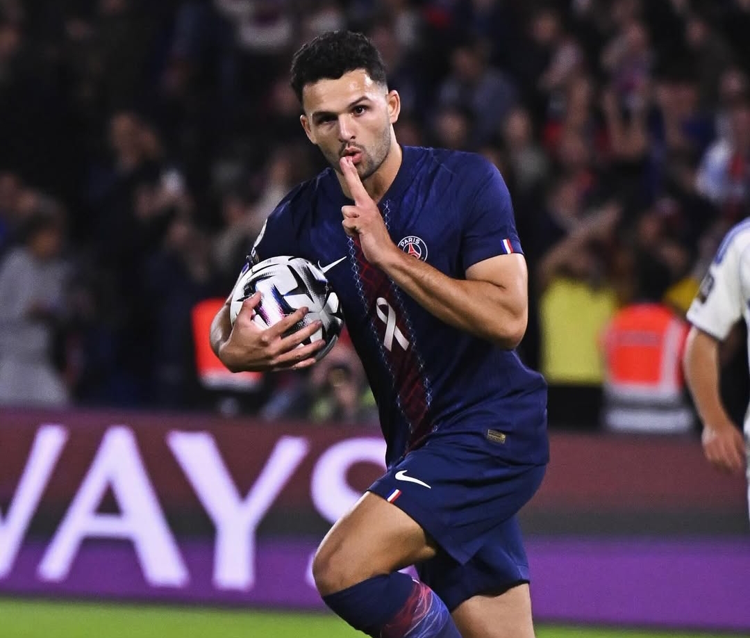 Gon&ccedil;alo Ramos merayakan golnya dalam laga PSG vs Strasbourg di Parc des Princes, Sabtu dinihari WIB (18/10/2025).(Foto: Instagram @psg)