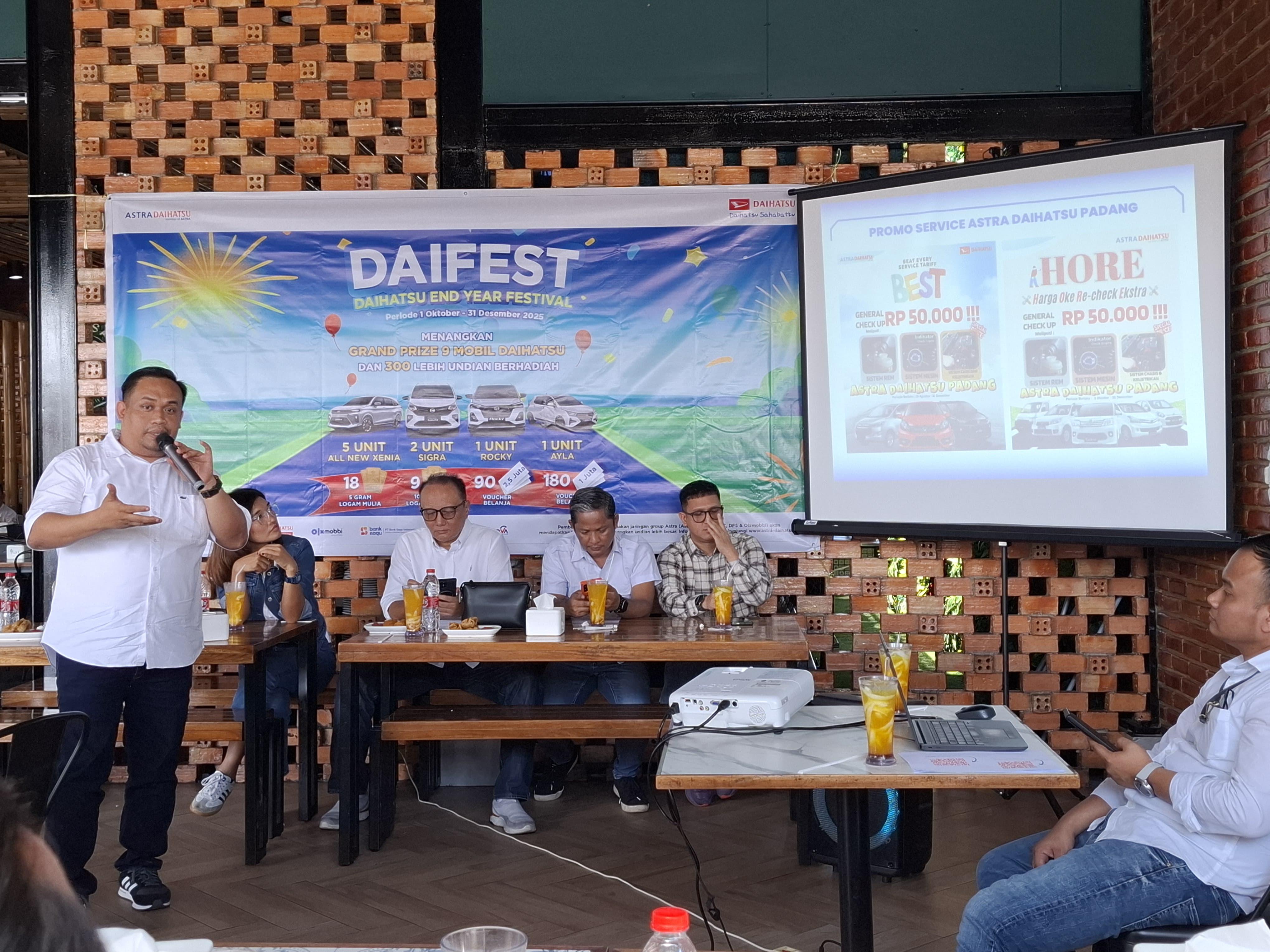 Kepala Bengkel Astra Daihatsu Padang, Abdul Fahmi, menyampaikan bahwa promo mencakup beragam layanan servis dengan potongan harga menarik.