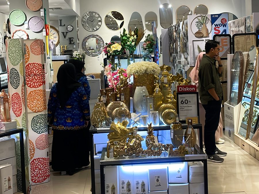 Informa Living Plaza Padang hadirkan promo diskon 60% untuk item kedua aksesori rumah. Lengkapi hunian bergaya modern dengan harga hemat!
