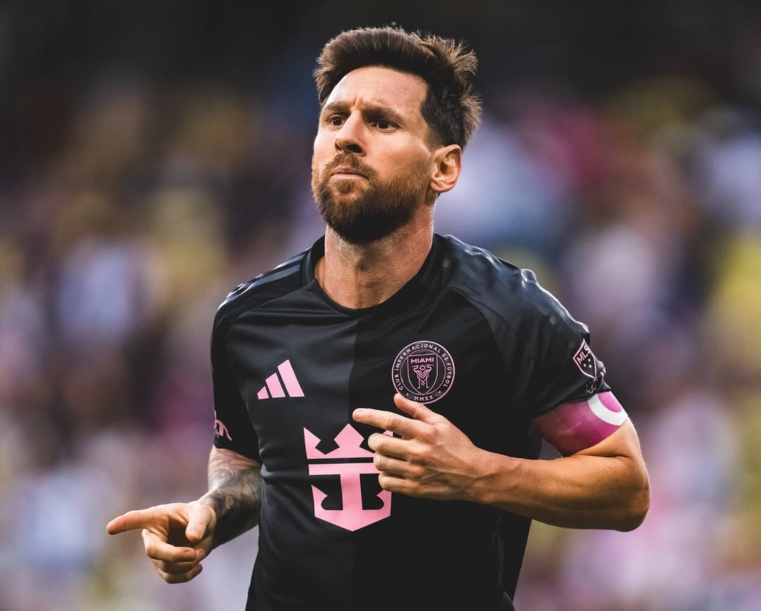 Lionel Messi merayakan gol ke gawang Nashville SC di Geodis Park, Minggu (18/10/2025). Kapten Inter Miami ini mencetak hattrick dan satu assist untuk memastikan kemenangan 5-2.(Foto: IG @leomessi)