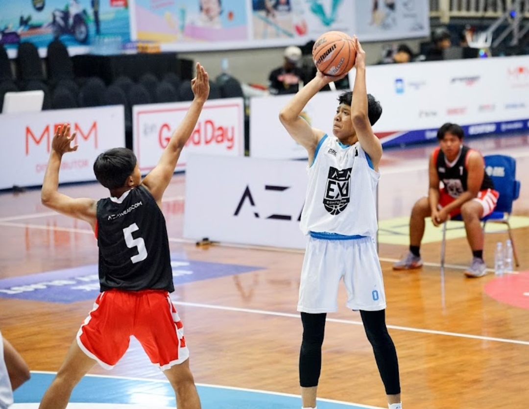 Demas Naufal Ramadhan, peraih MVP Honda DBL 2025, membuktikan bahwa santri juga bisa berprestasi di dunia basket.(Foto: DBL Indonesia)