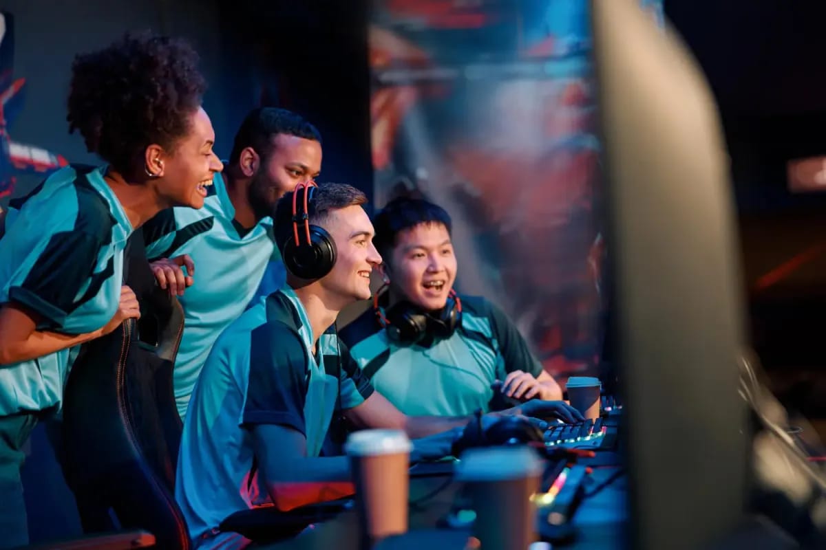Lebih dari 70 persen generasi muda hidup di dunia game, membentuk budaya gamer global dan komunitas digital baru di era metaverse. (foto: garudaku)