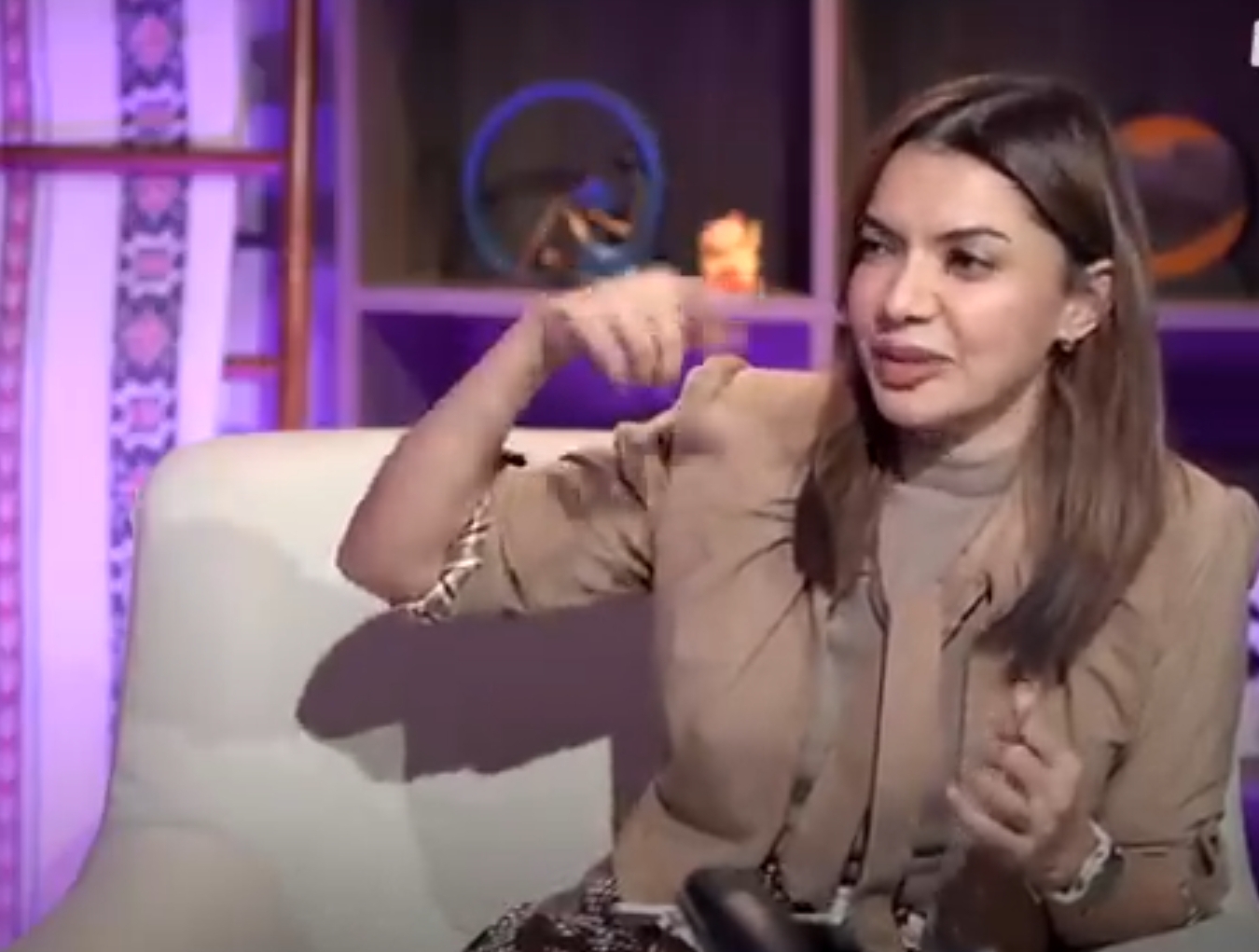 Najwa Shihab di program Musyawarah berjudul Ngobrolin Reshuffle Menteri dan Tuntutan 17+8. (Foto: Tangkapan layar YouTube Najwa Shihab)