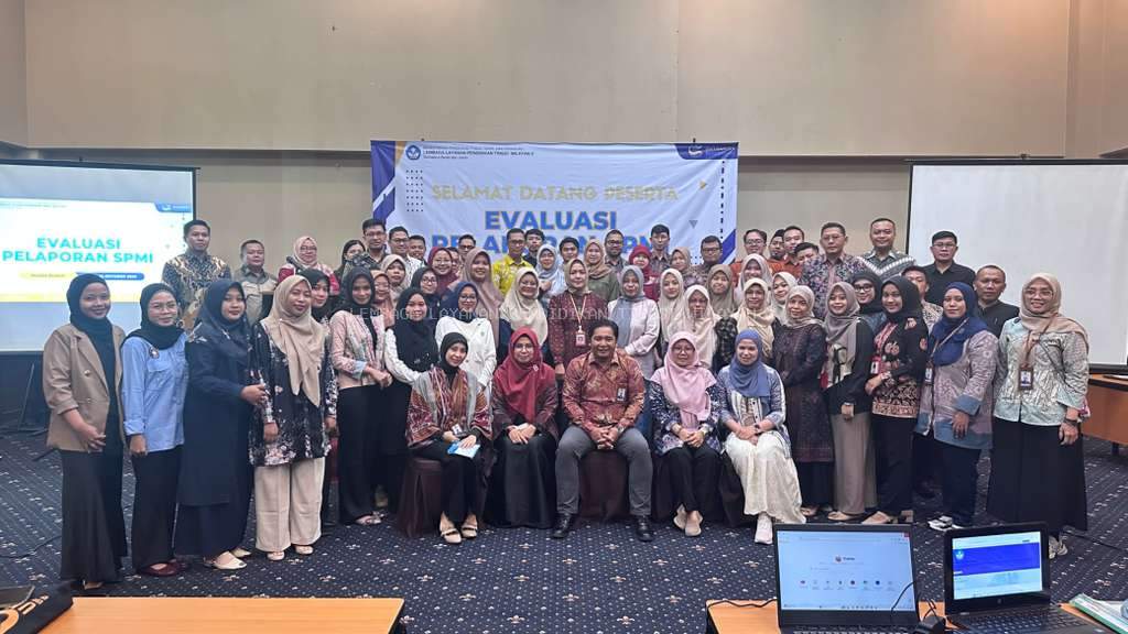 Foto Bersama Kegiatan Evaluasi Pelaporan SPMI Muara Bungo