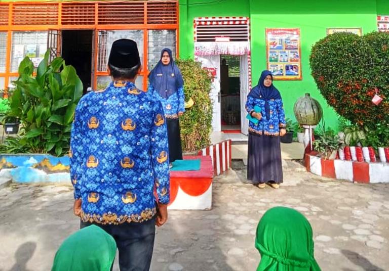 SEMANGAT BARU: Peringatan Hari Sumpah Pemuda yang dilaksanakan di SDN 28 Payakumbuh.