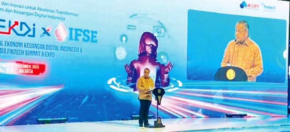 PERKUAT PONDASI: Gubernur BI Perry Warjiyo menyampaikan sambutan dalam acara Festival Ekonomi Keuangan Digital Indonesia (FEKDI) x Indonesia Fintech Summit and Expo (IFSE) 2025 di Jakarta, (30/10).