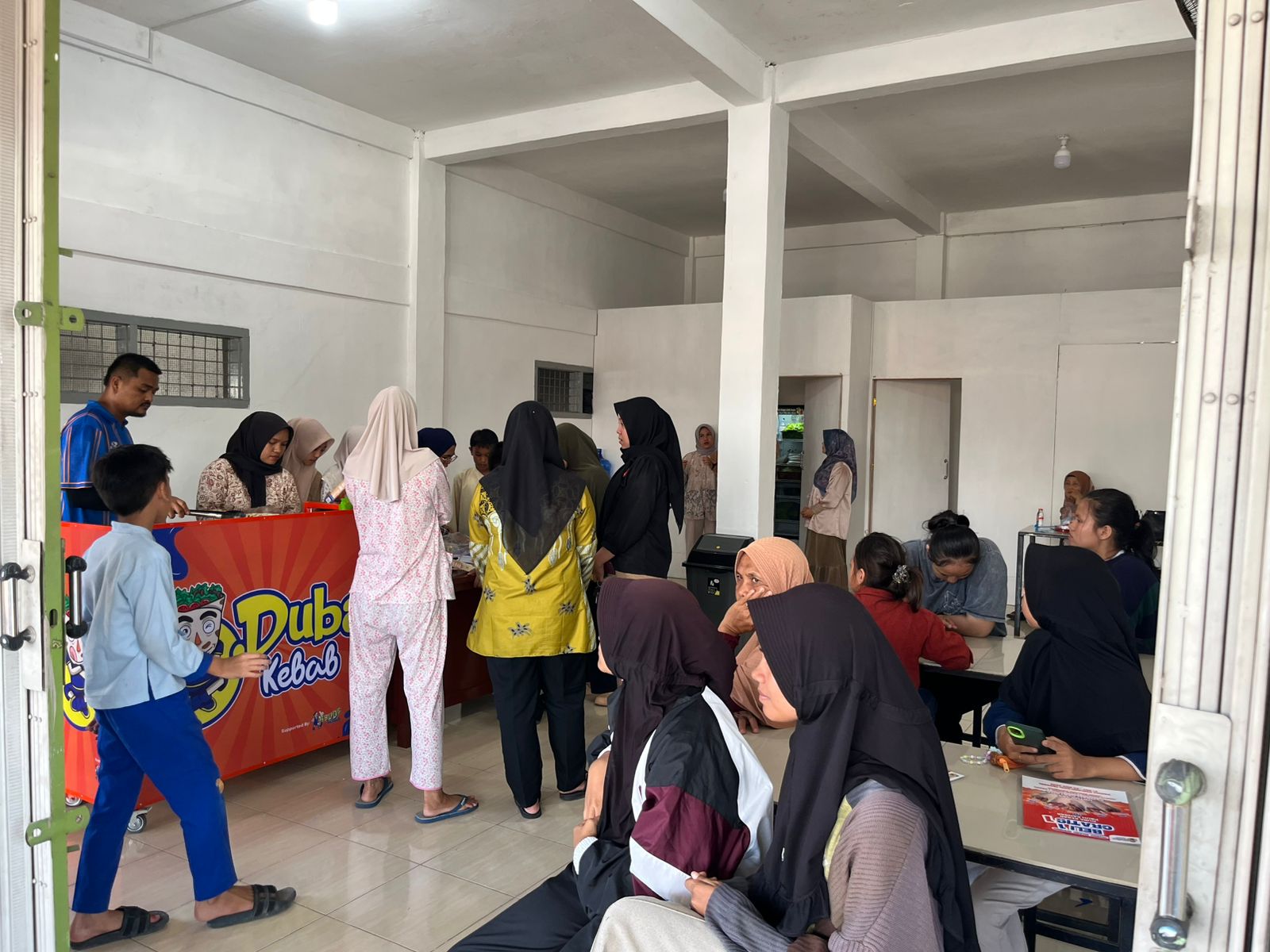 Duba Kebab resmi membuka outlet ke-82 di Sumatera Barat dengan promo spesial, peluang kemitraan baru, dan komitmen menciptakan lapangan kerja lokal.