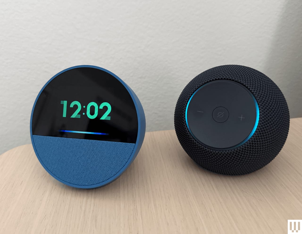 Amazon merilis Echo Studio dan Echo Dot Max dengan dukungan Alexa, menghadirkan kualitas audio premium, fitur pintar, dan teknologi suara 3D modern. (Foto: Wired)