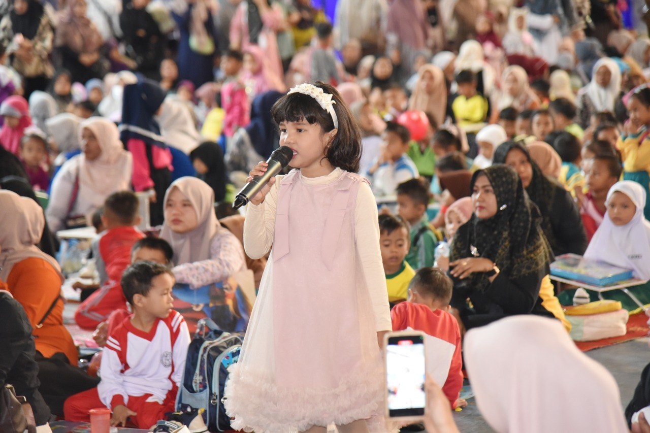 Disdikpora Gelar Lomba Kreativitas PAUD 2025, 1.500 anak tampilkan bakat terbaik. Salah satu penampilan anak dalam lomba solo song, Selasa (4/11/2025).