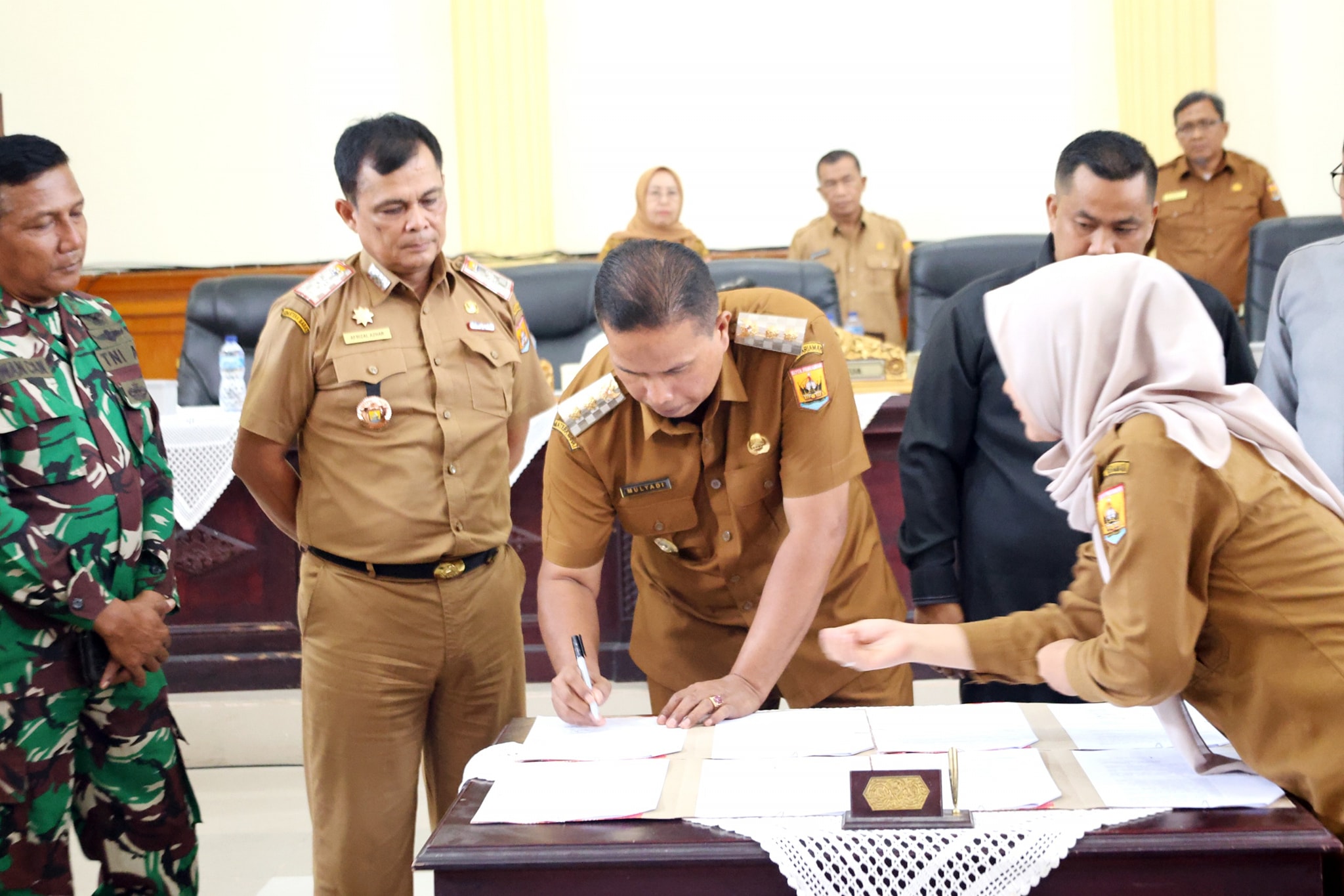 Wakil Wali Kota Pariaman Mulyadi menandatangani nota kesepahaman Rancangan KUA dan PPAS 2026 senilai Rp620,13 miliar.