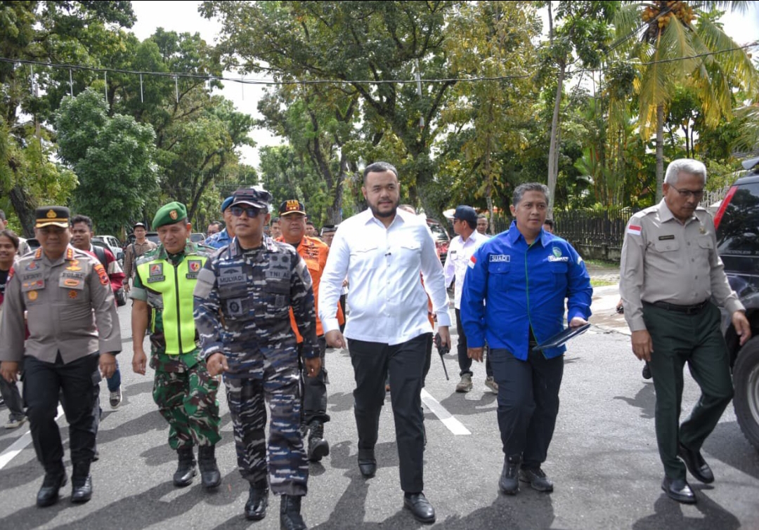 Wali Kota Padang, Fadly Amran, memantau langsung pelaksanaan Padang Tsunami Drill 2025, Rabu (5/11/2025).(Foto: Prokopim)
