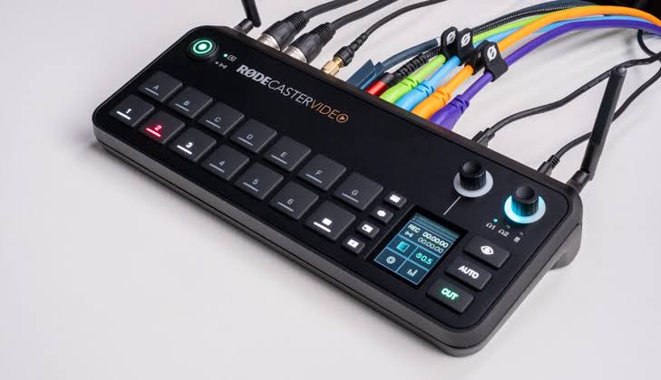 Rodecaster Video S hadir sebagai konsol portabel all-in-one untuk kreator, menawarkan produksi video dan audio profesional dengan harga lebih ringan dan fitur lengkap. (foto:CineD)