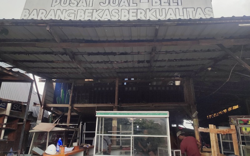 Joey Store, &ldquo;Pusat Jual-Beli Barang Bekas Berkualitas&rdquo; di Jl Hos Cokroaminoto, Beroknipah, Padang Barat, Kota Padang. (Foto: Riyadhatul Khalbi/Padeks)