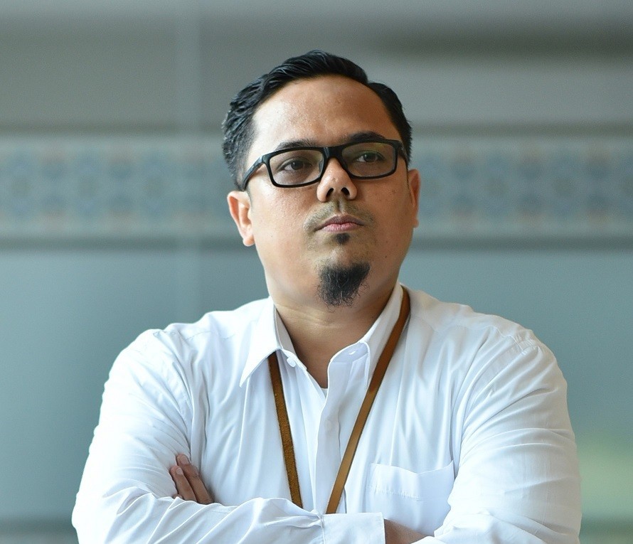 Rifka Abadi, Pemimpin Bagian Dana dan Operasional Divisi Usaha Syariah.