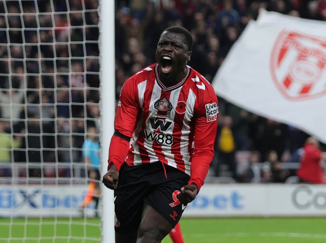 Brobbey merayakan gol dramatisnya yang menyelamatkan Sunderland imbang 2-2 lawan Arsenal di Stadium of Light, Premier League 2025.(Foto: Instagram @sunderlandafc)