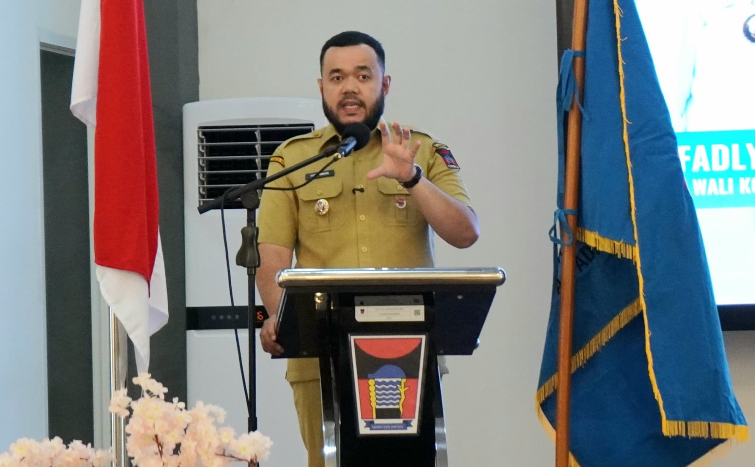 Wali Kota Padang Fadly Amran.