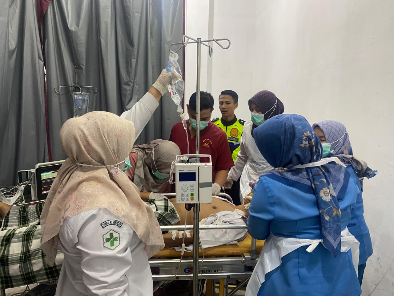 Korban luka berat atas nama Adit Alfis (17), pembonceng motor, dinyatakan meninggal dunia setelah mendapat perawatan di rumah sakit.