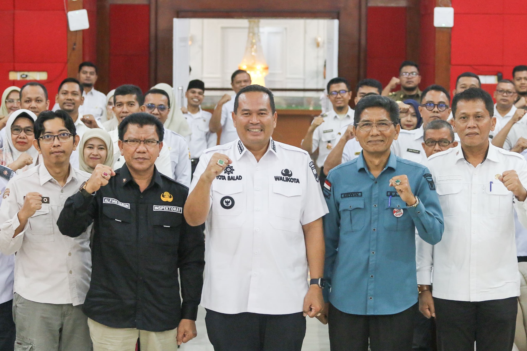 Bimbingan Teknis Pemanfaatan Aplikasi Sistem Informasi Registrasi Kontrak Barang dan Jasa (Sirekonbaja) di Aula Balaikota Pariaman, Rabu (12/11/2025).