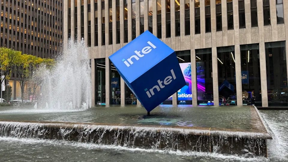 Intel menggugat mantan karyawan Jinfeng Luo yang diduga mencuri 18.000 file rahasia internal setelah dipecat, termasuk data pengembangan teknologi masa depan. (foto: Yahoo)