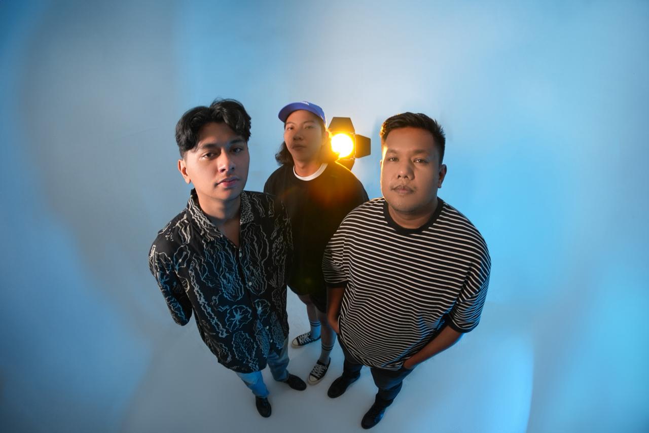 Elsura, band asal Sumatera Barat, menjadi salah satu proyek musik yang tumbuh dari semangat untuk terus berkarya di tengah dinamika kehidupan.