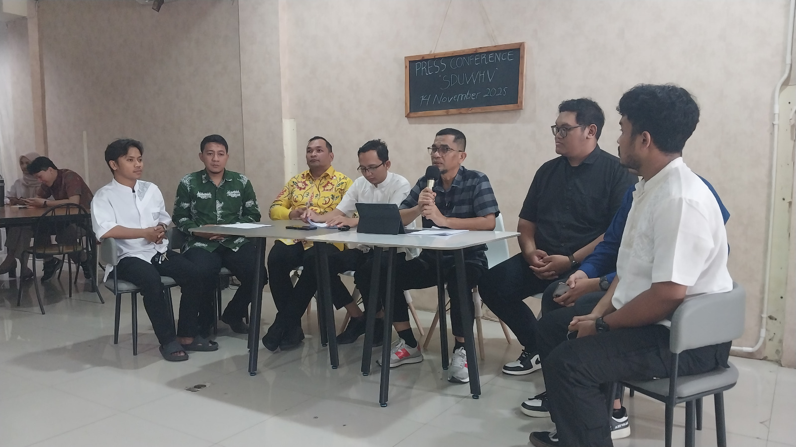 Firma Hukum Miko Kamal & Associates memberikan keterangan terkait kisruh kuota SDUWHV 2025, kemarin.