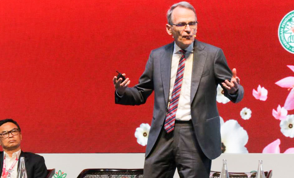 Thomas Mielke, Direktur Eksekutif Oil World, menilai satgas penyitaan lahan sawit berisiko menekan produksi Indonesia dan memicu lonjakan harga minyak nabati global. (Mifta/Radar Bali)